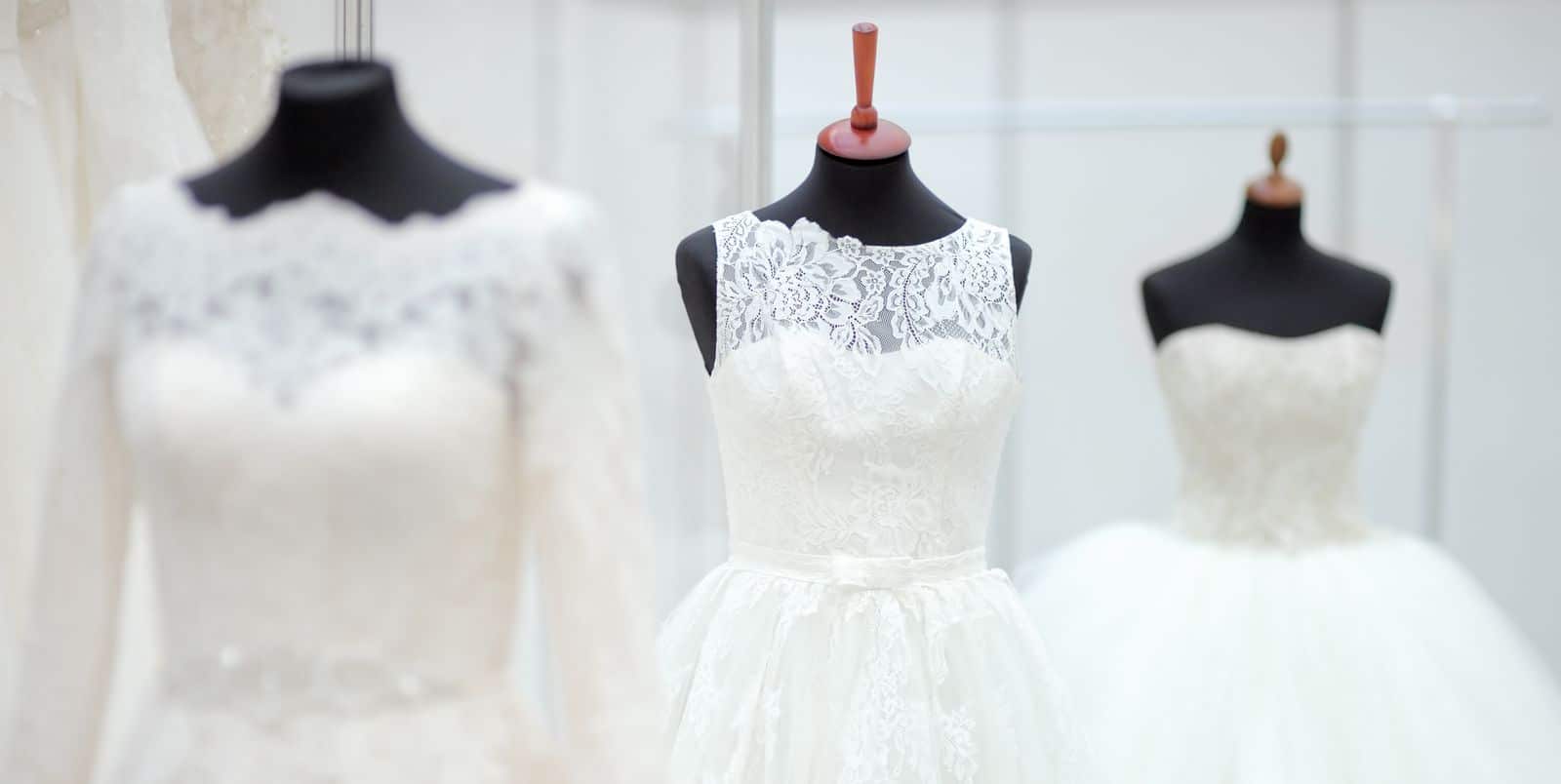 Brautkleider auf Kleiderpuppe