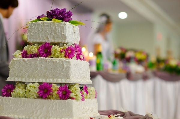 Hochzeitstorte mit Blüten