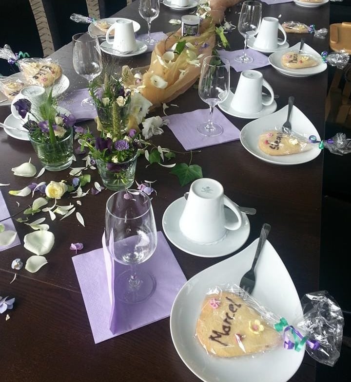 Hochzeitsarrangement Kastaniengruen