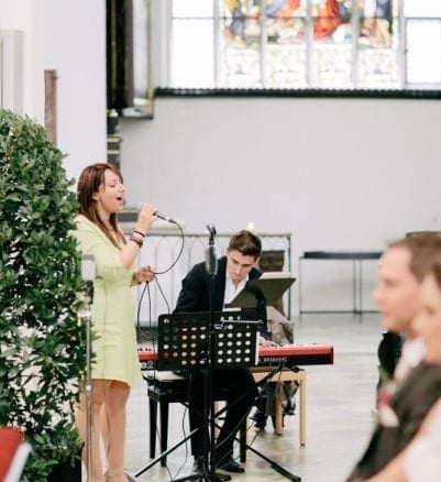 Hochzeitssängerin Sara-Luisa