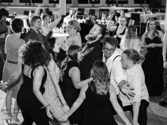 Hochzeits DJ auf Ihrer Feier – 8 Std
