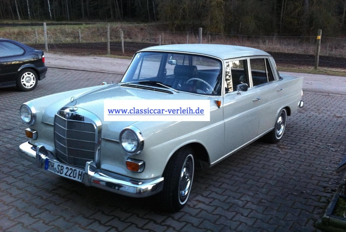 Traumauto für ihren Traumtag – Mercedes Oldtimer Heckflosse