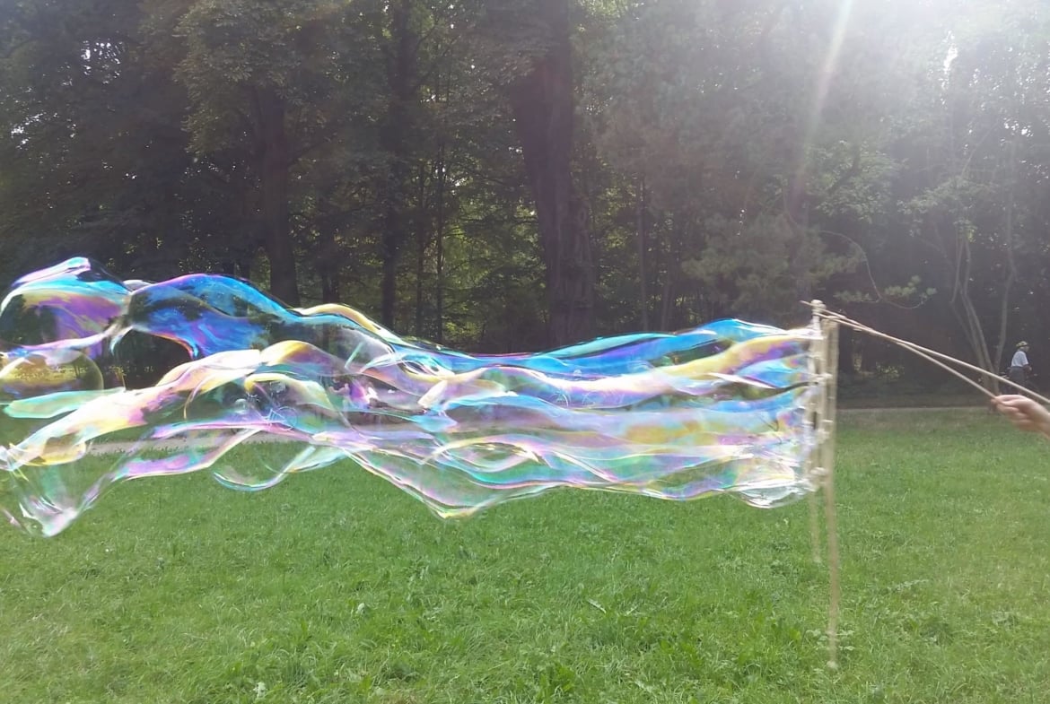 Riesen Seifenblasen – Zum Staunen und selber Probieren
