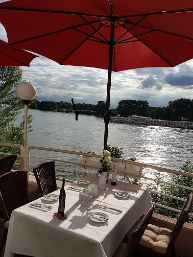 Hochzeit mit Rheinblick im Restaurant Rheinschauen