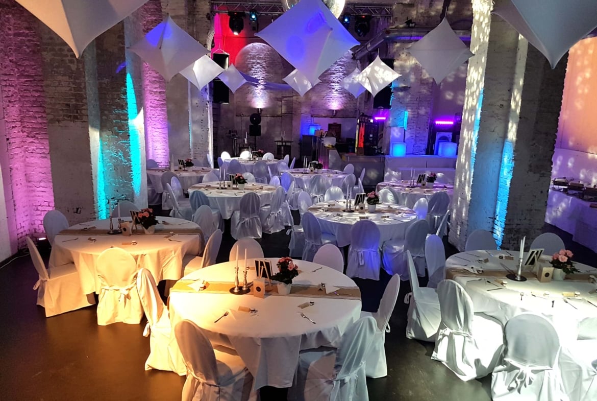 Hochzeit feiern im Bogen 2