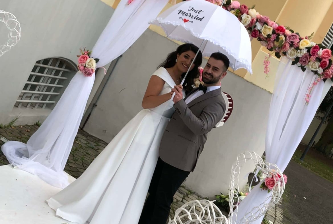 Hochzeitstauben und Saal Dekoration