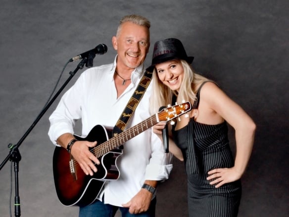 Livemusik für Hochzeit Geburtstage und Firmenfeier
