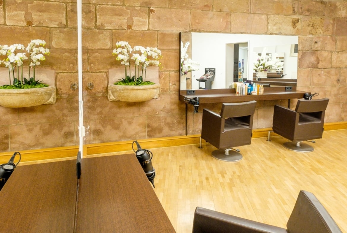 Friseur und Visagist
