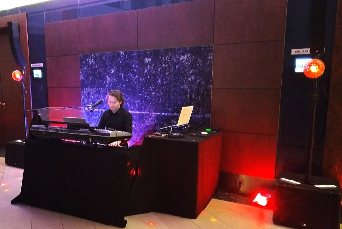 Pianist Sänger DJ für Ihre Hochzeit!