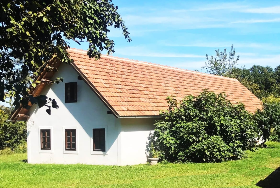 Bauernhaus mit Scheune in absoluter Alleinlage