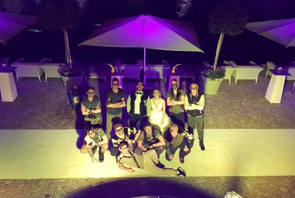 Showtanzgruppe bringt die Gäste zum Tanzen!