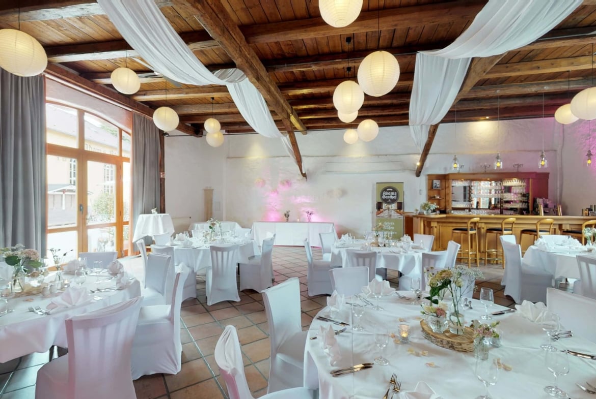 Scheunenhochzeit bei Adams Gasthof in Moritzburg