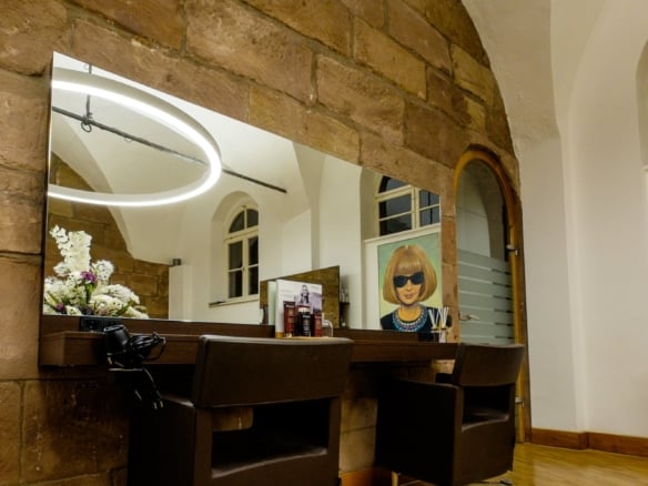 Friseur und Visagist