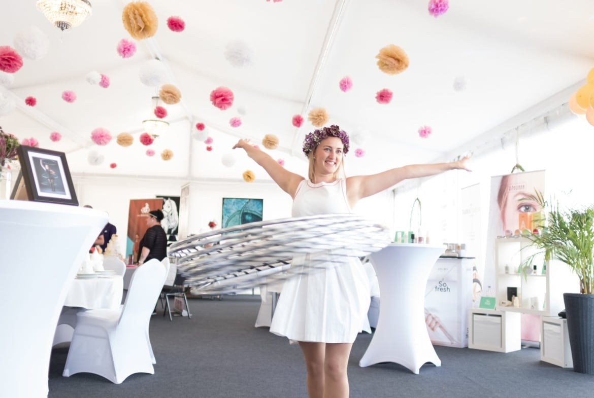 Eine unvergessliche Tanzshow mit LED Hula Hoop Reifen