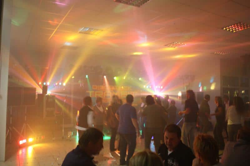 Hochzeits-DJ und mobile Disco mit kompletter Licht-, Laser- und Tontechnik