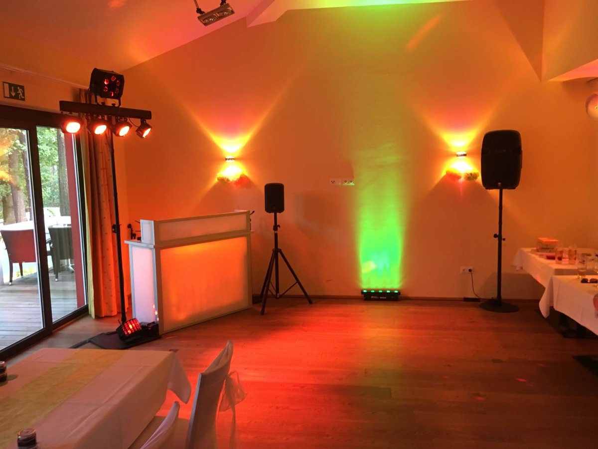 DJ-Technik-orange-Restaurant-Waldmeisterei-Gera