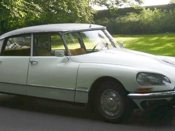 traumhafte Hochzeits-Limousine (Oldtimer) mit dem Charme dauerhafter Beständigkeit
