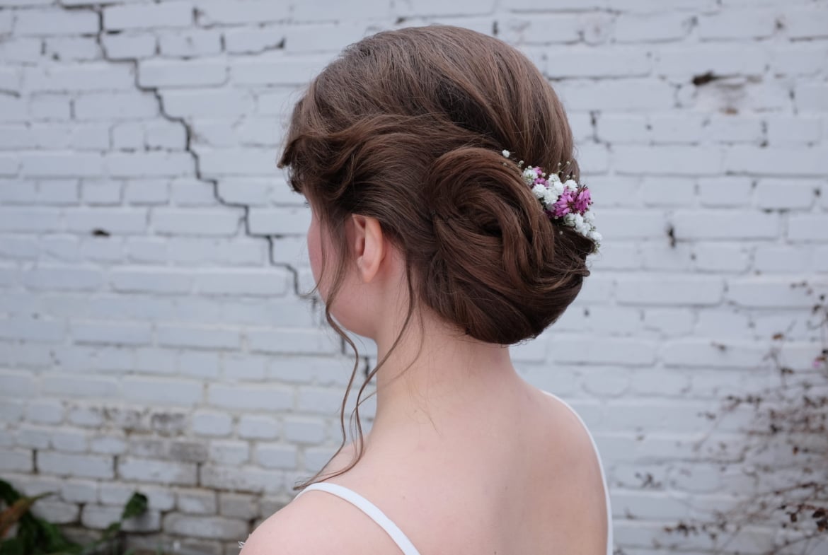 Brautfrisuren und Brautmake-up