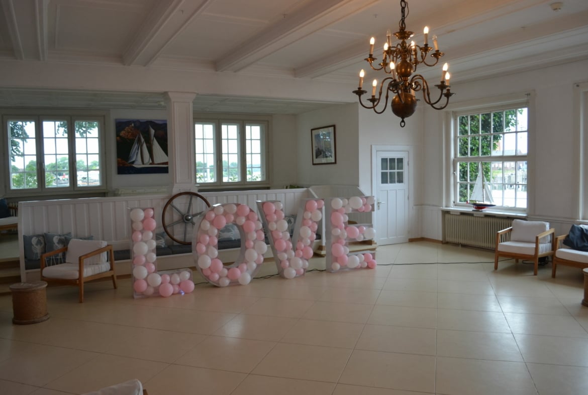 XXL Leuchtbuchstaben LOVE | Mr&Mrs | mit Blumen etc.