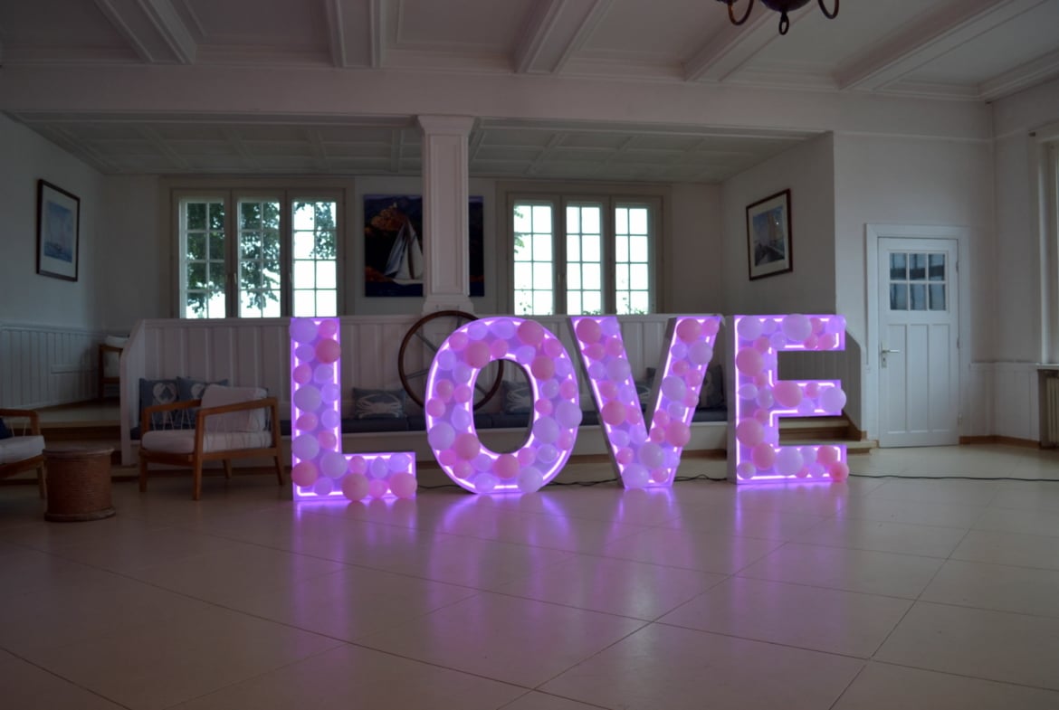 XXL Leuchtbuchstaben LOVE | Mr&Mrs | mit Blumen etc.