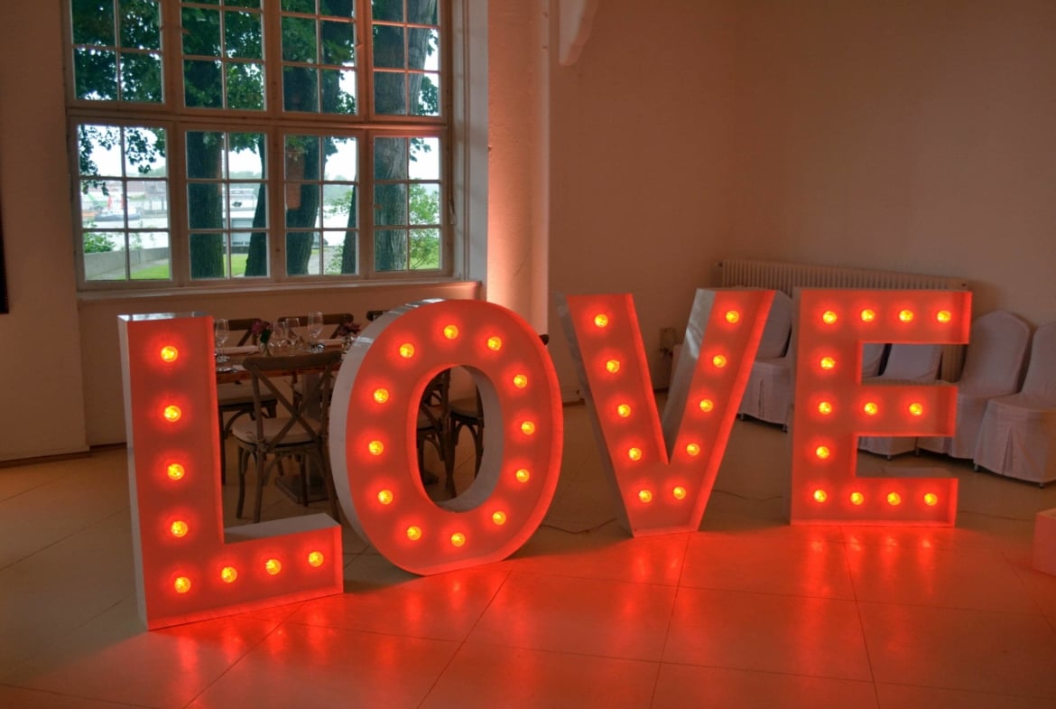 XXL Leuchtbuchstaben LOVE | Mr&Mrs | mit Blumen etc.