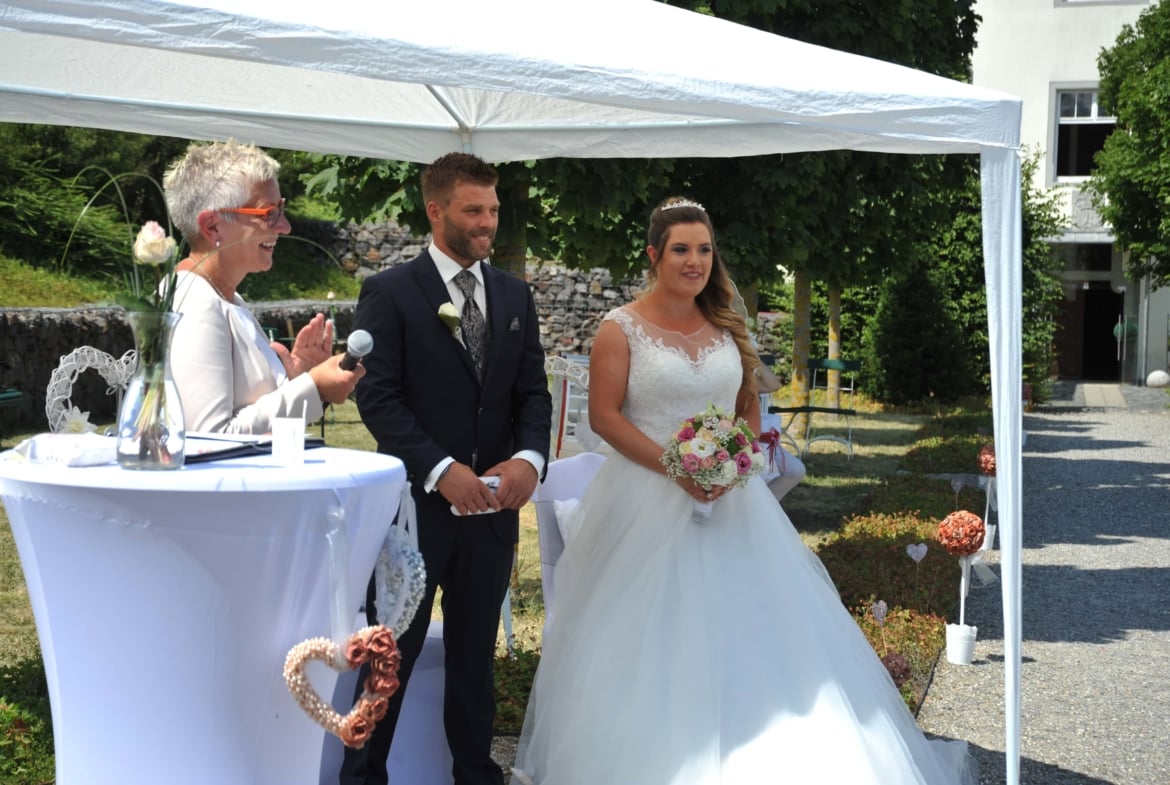 Freie Rednerin, Hochzeitsmoderatorin