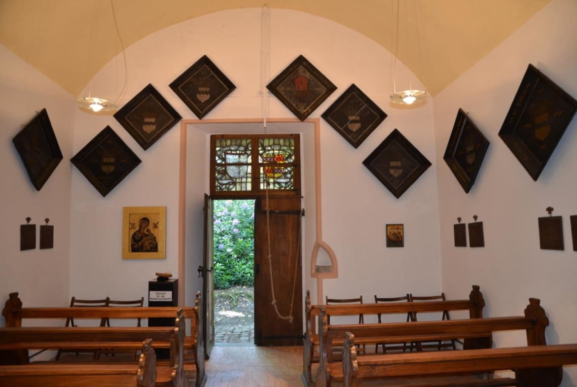 Hochzeit in der romantischen Schloss Kapelle am Baldeneysee