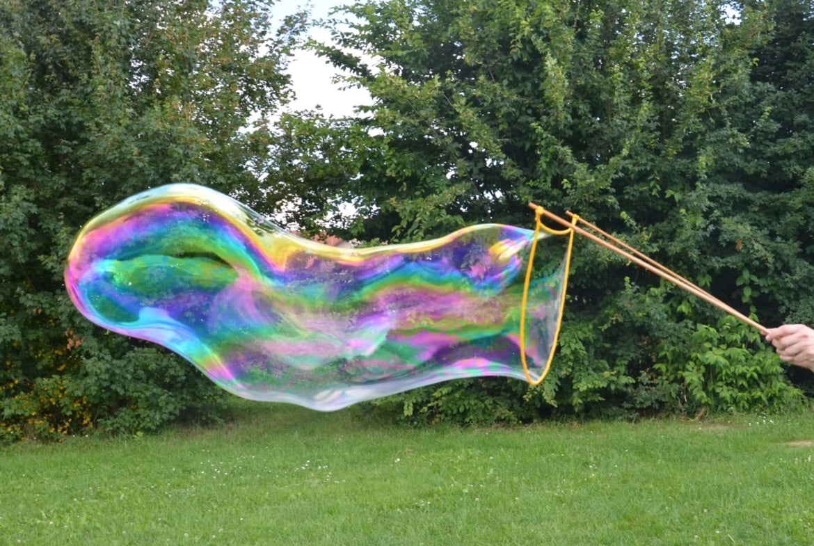 Riesen Seifenblasen – Zum Staunen und selber Probieren