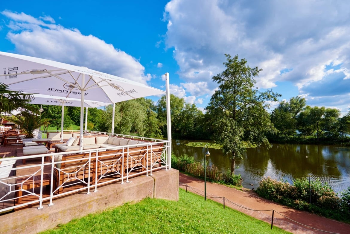 Hochzeit im Grünen mit Seeblick in direkter Zentrumsnähe