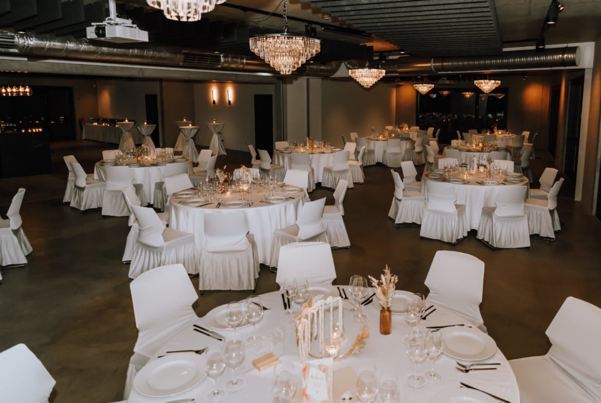 Hochzeit in einmaliger Architektur mit Dachterrasse