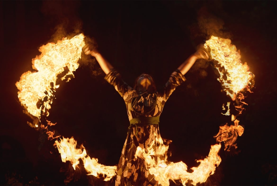 Moderne Licht-, Artistik- und Feuershows vom Profi Duo