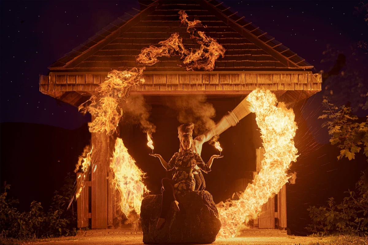 Feuershow-aus-Stuttgart-fuer-Hochzeit-Geburtstagsfeier-Firmenfeier-Lycopodium-mit-Candels-hd