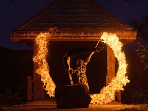 Moderne Licht-, Artistik- und Feuershows vom Profi Duo