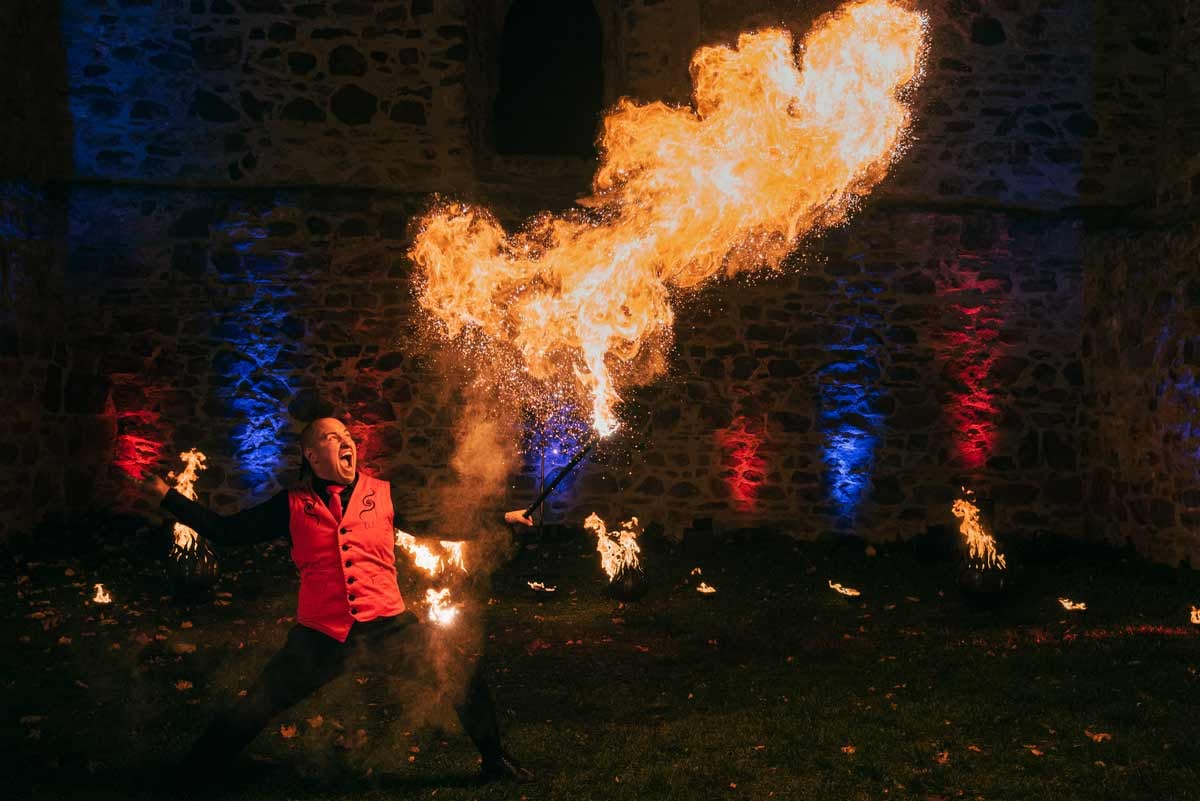Feuershow-der-Superlative-fuer-jede-Hochzeit