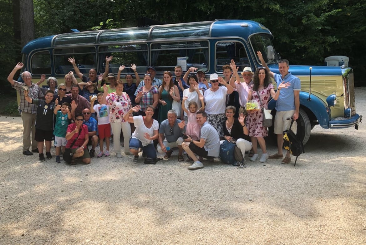Oldtimerbus München für Standtrundfahrten und Hochzeiten