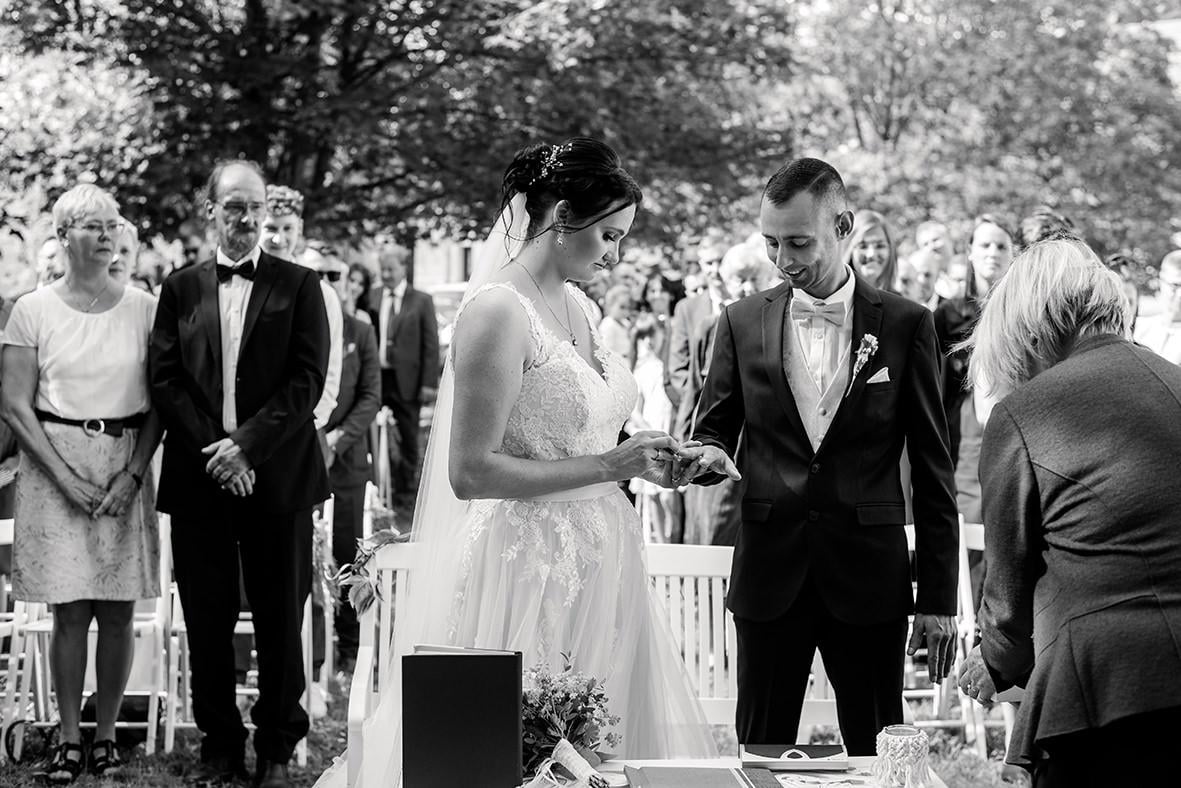 Heiraten-am-Geiseltalsee-im-Schloss-Frankleben-Hochzeit-in-Merseburg-Halle-Saale-und-Umgebung-Hochzeitsfotos-in-Halle-Saale-und-Umgebung_0051_1