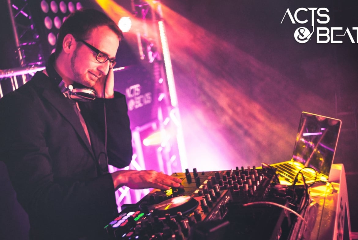 Deejay + Sängerin | Acts & Beats