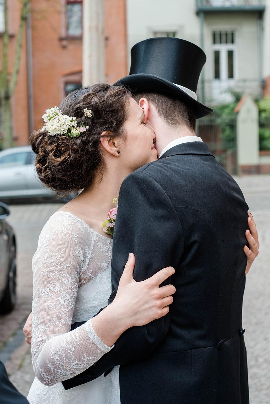 Hochzeit-Hochzeitsfotos-Leipzig-Halle-Kirchliche-Trauung-Fotograf-Hochzeitsfotograf_0002-1