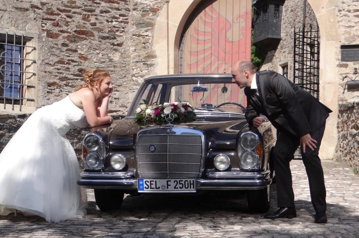 Oldtimer, Hochzeitsauto mieten – Chauffeur incl.