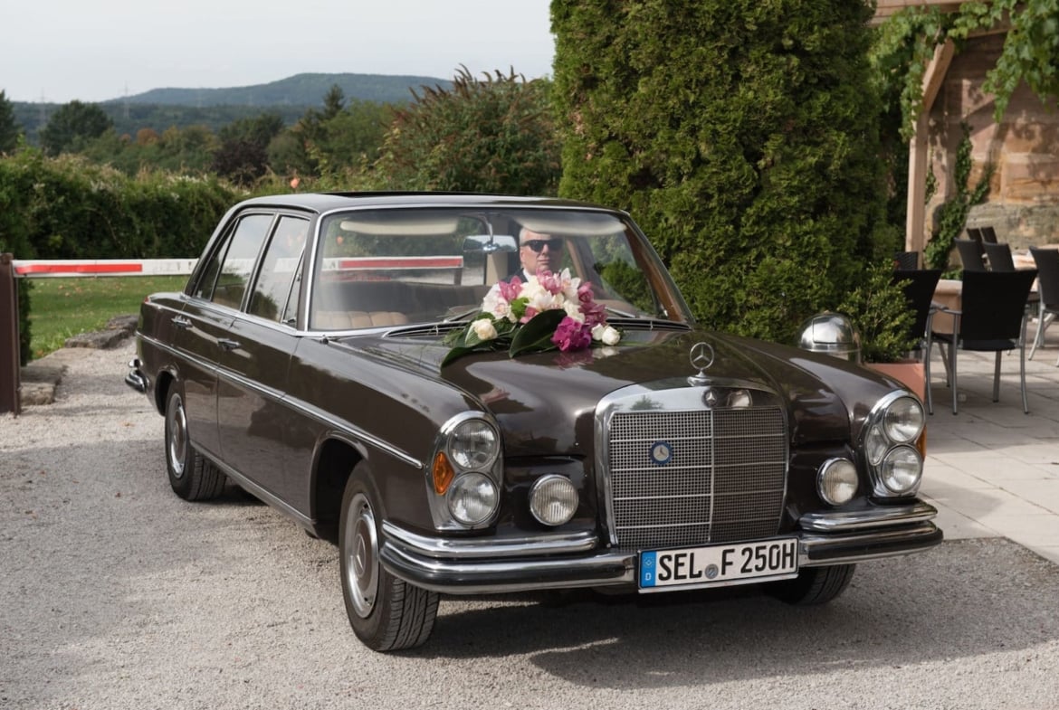 Oldtimer, Hochzeitsauto mieten – Chauffeur incl.