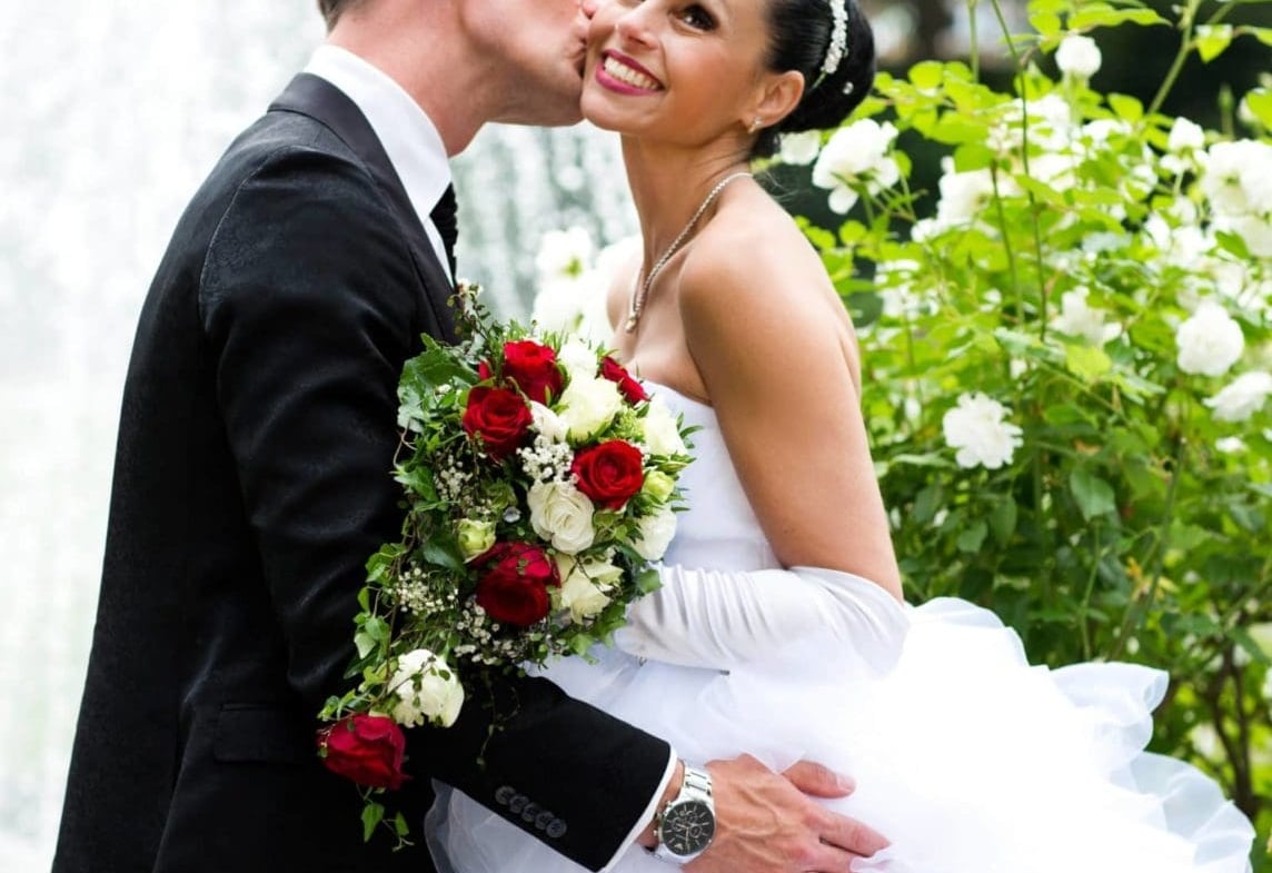Gefühlvolle und kreative Hochzeitsreportagen & individuelle Hochzeitsportaits mit Herz