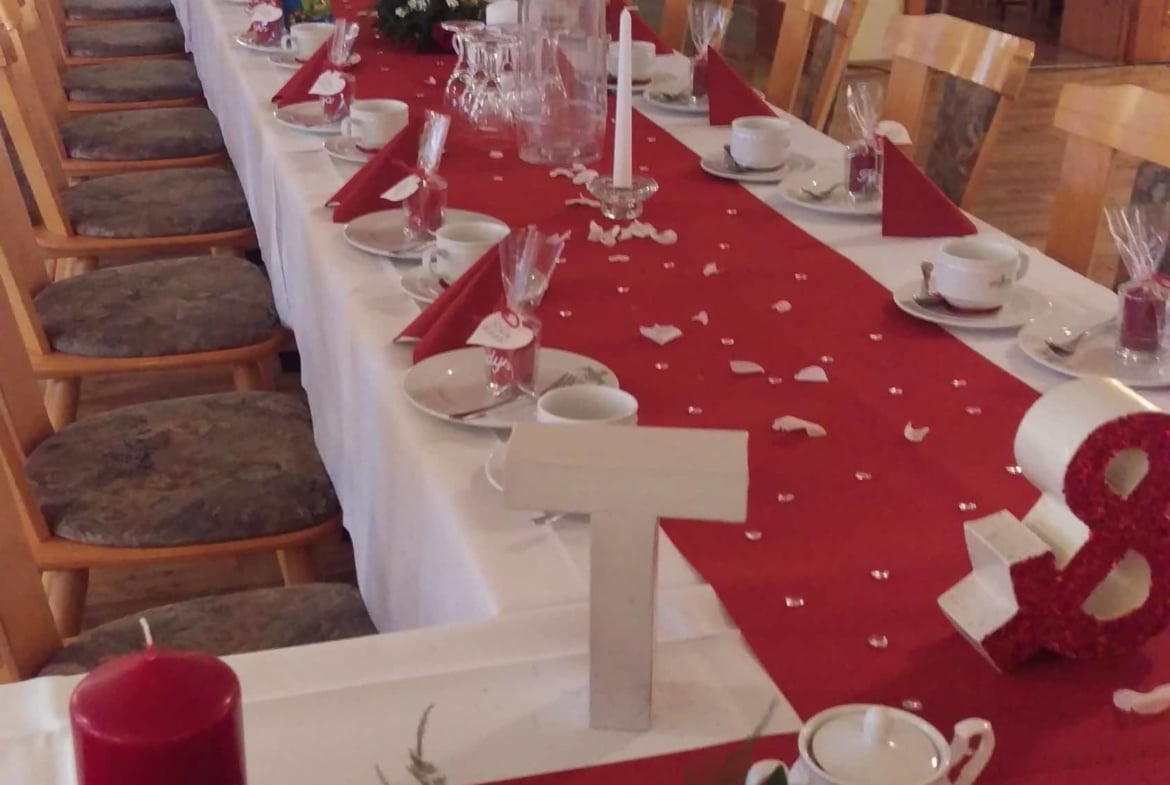 Hochzeit auf Burgruine im Erzgebirge