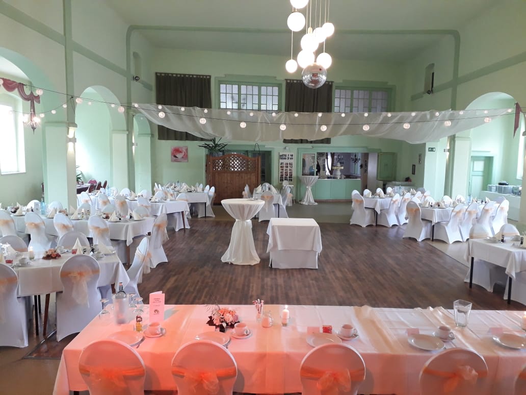 Restaurant, Veranstaltungshaus & Pension “Zum Hirsch”