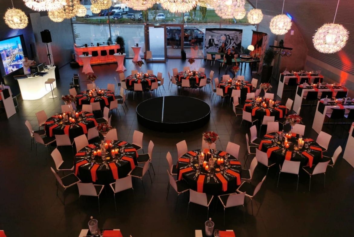 Hochzeit im Eventhangar