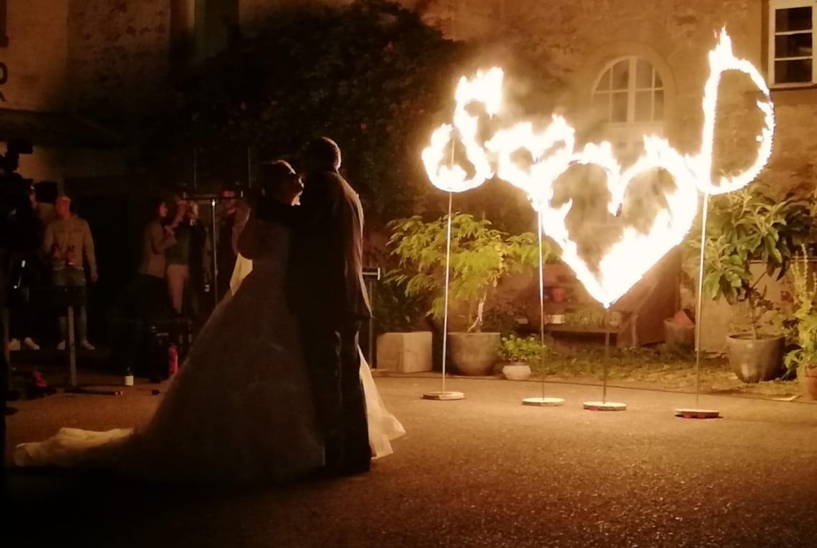 Hochzeits-Feuershow, LED Show, Stelzenlauf, Kinderschminken