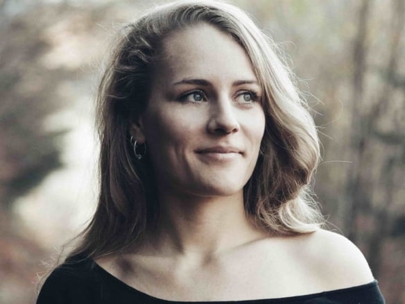 Laura Braun | Hochzeitssängerin & Pianistin