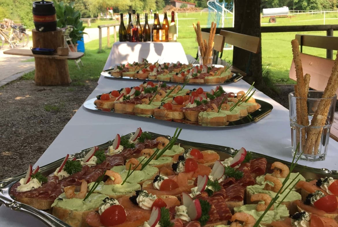 Feiern Sie Ihre Hochzeit romantisch in grüner Idylle!