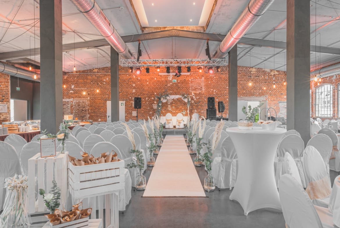 Euer TRAUMTAG – Hochzeit im alten Leuchtenbau