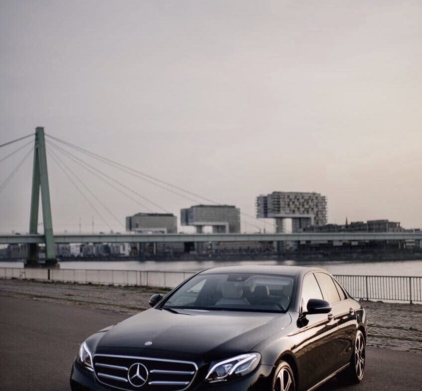 Individueller und exklusiver Limousinenservice und Chauffeurservice
