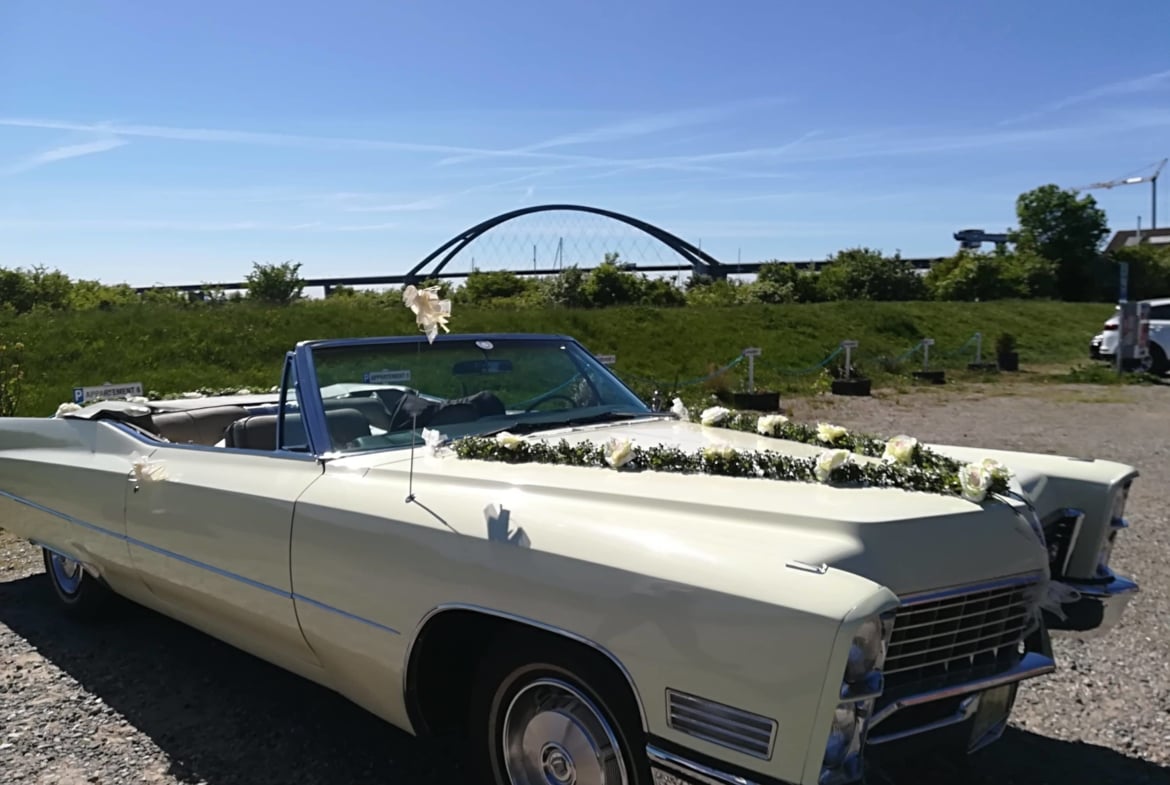 Oldtimer für Ihre Hochzeit VW Bulli, Cadillac oder Limousine